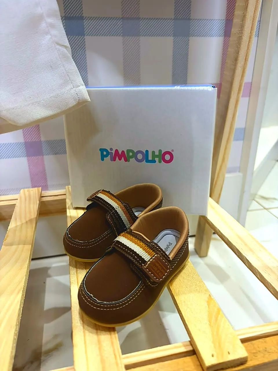 Mocassim infantil marrom Pimpolho com fechamento em velcro